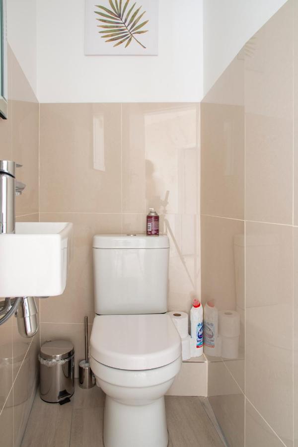 Disa Park 16th Floor With Views Apartment *